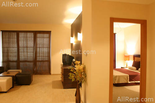 Majestic Hotel & Residence 23